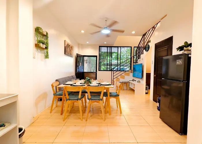 Townhouse 4br Unit 10 In La Guardia Near It Park Hébergement de vacances