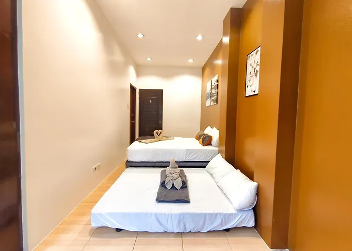 Townhouse 4br Unit 10 In La Guardia Near It Park