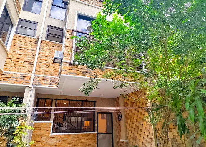 Townhouse 4br Unit 10 In La Guardia Near It Park *