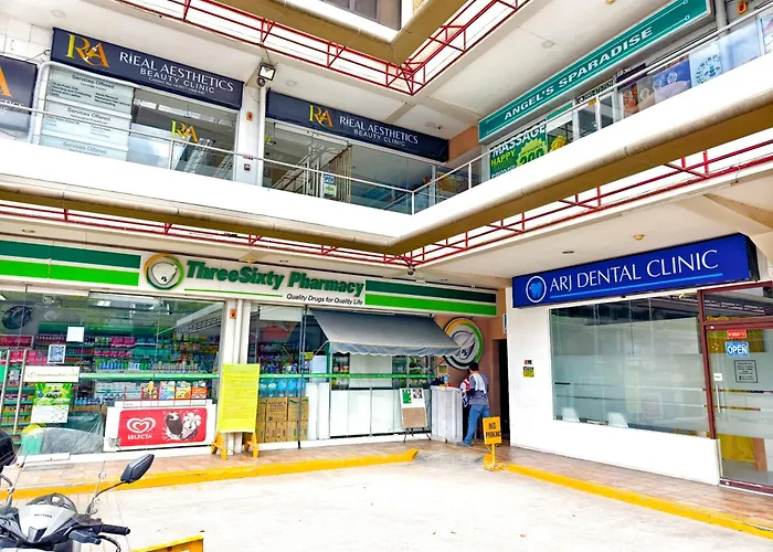 Hébergement de vacances Townhouse 4br Unit 10 In La Guardia Near It Park Cebu