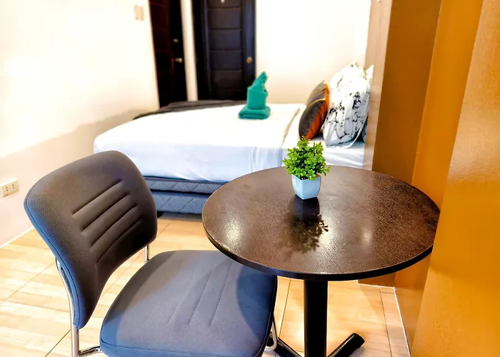 Townhouse 4br Unit 10 In La Guardia Near It Park *