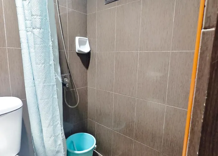 Townhouse 4br Unit 10 In La Guardia Near It Park *