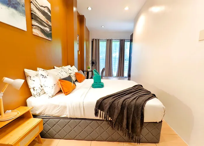 Townhouse 4br Unit 10 In La Guardia Near It Park