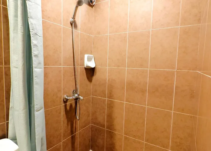 Townhouse 4br Unit 10 In La Guardia Near It Park *
