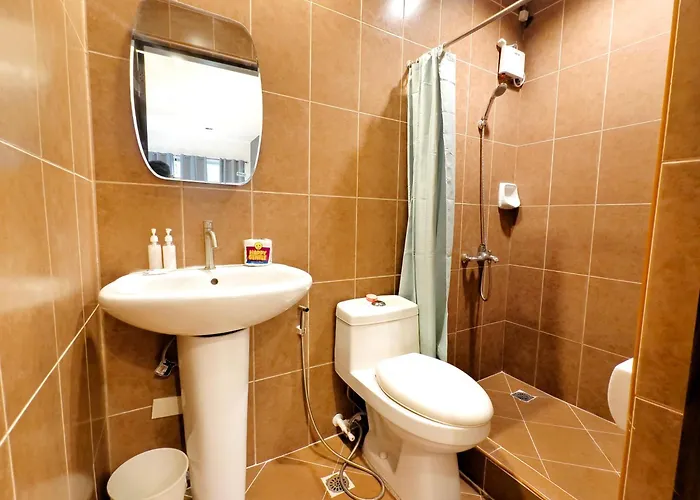 Townhouse 4br Unit 10 In La Guardia Near It Park *