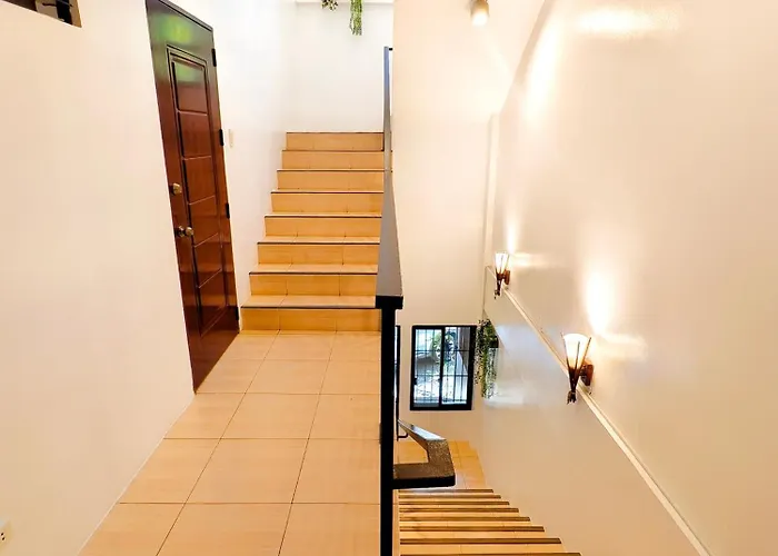 Townhouse 4br Unit 10 In La Guardia Near It Park Hébergement de vacances