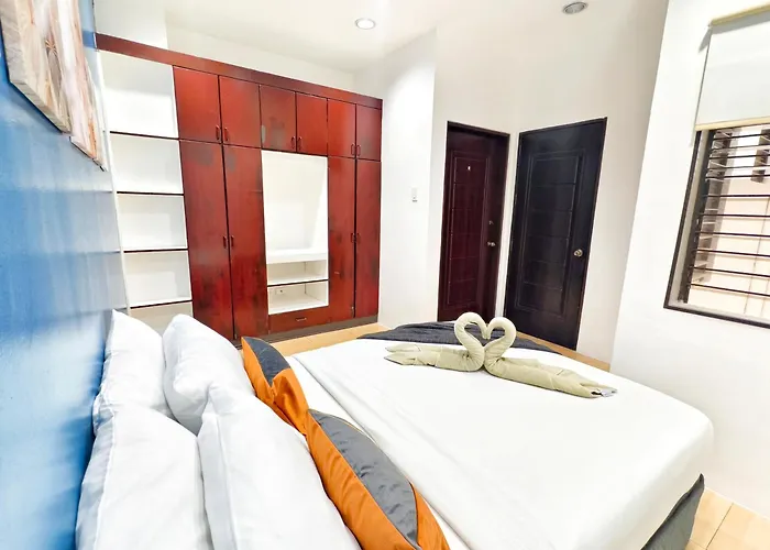 Townhouse 4br Unit 10 In La Guardia Near It Park Hébergement de vacances