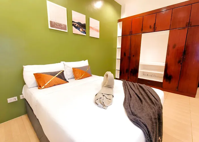 Hébergement de vacances Townhouse 4br Unit 10 In La Guardia Near It Park Cebu